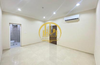 Apartment - 2 Bedrooms - 3 Bathrooms for rent in Al Nasr Street - Al Nasr - Doha