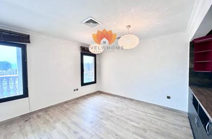 Apartment - 2 Bedrooms - 3 Bathrooms for rent in West Porto Drive - Porto Arabia - The Pearl Island - Doha
