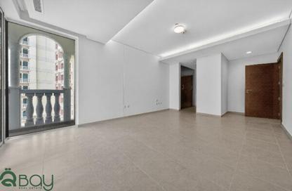 Apartment - 2 Bedrooms - 3 Bathrooms for sale in Viva West - Viva Bahriyah - The Pearl Island - Doha