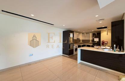 Apartment - 2 Bedrooms - 3 Bathrooms for rent in Viva West - Viva Bahriyah - The Pearl Island - Doha