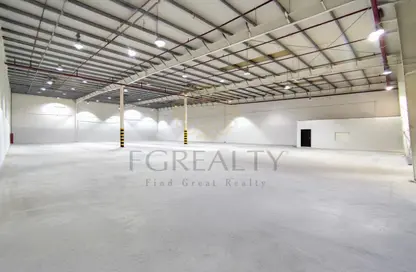 Warehouse - Studio - 2 Bathrooms for rent in Um Salal shops - Umm Salal City - Doha