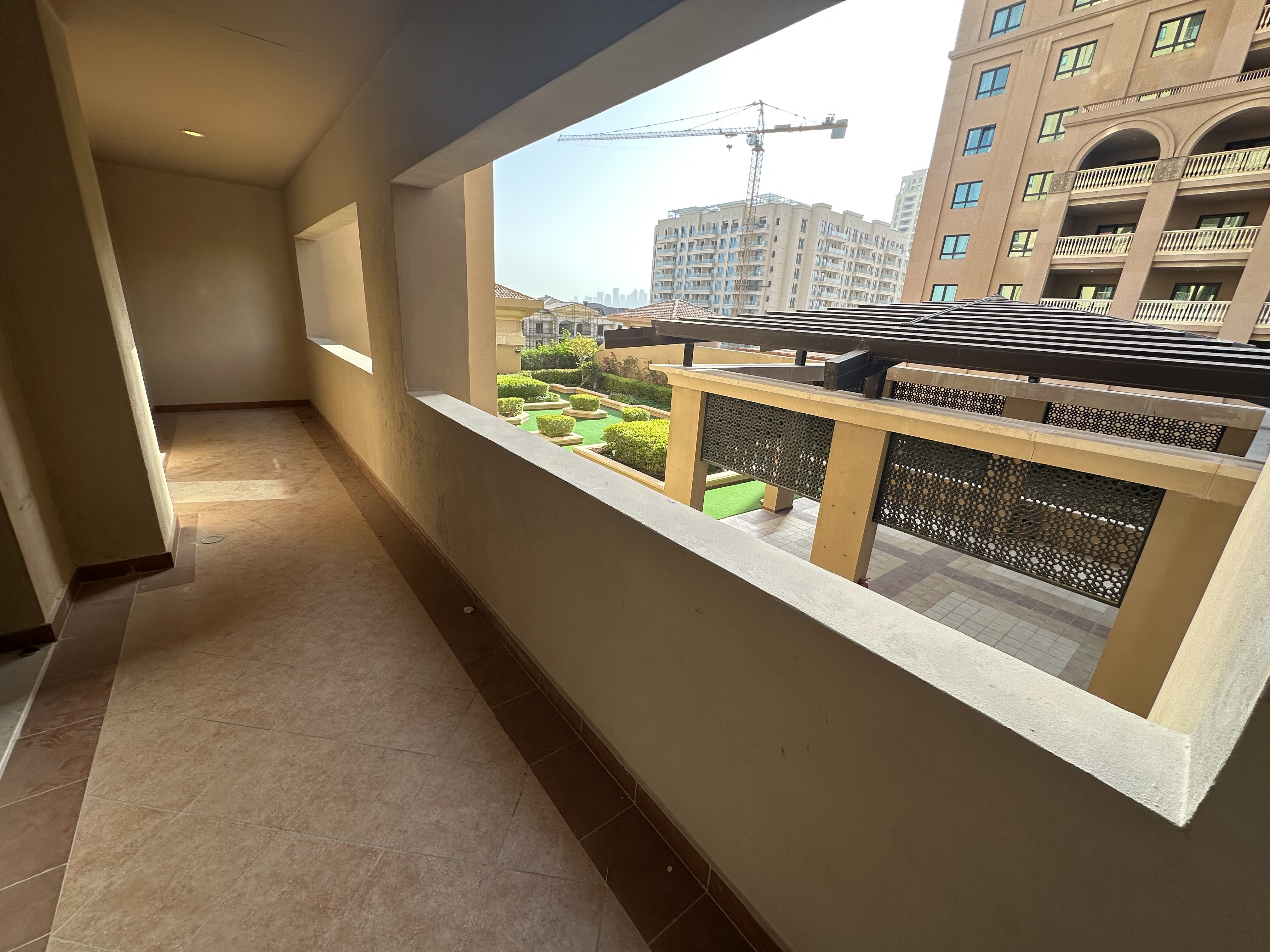 1+Office Brand New Side Garden View. thumbnail 4
