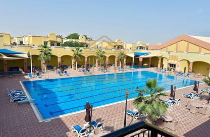 مجمع سكني - 4 غرف نوم - 5 حمامات للايجار في حدائق الفردان - ابو سدرة - الريان - الدوحة