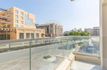 Apartment - 2 Bedrooms - 3 Bathrooms for sale in Piazza 1 - La Piazza - Fox Hills - Lusail