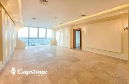 شقة - 2 غرف نوم - 3 حمامات للايجار في برج زجزاج  ب - أبراج زجزاج - الخليج الغربي - الدوحة