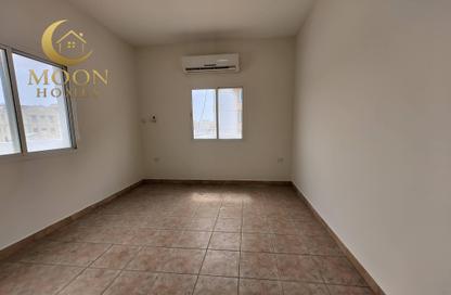 Penthouse - 2 Bedrooms - 1 Bathroom for rent in Old Airport Road - Old Airport Road - Doha