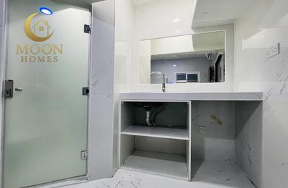 Apartment - Studio - 1 Bathroom for rent in Umm Ghwailina Comm - Umm Ghuwalina - Umm Ghuwailina - Doha