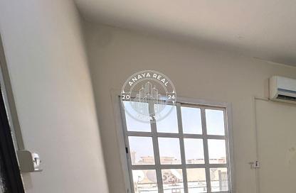 Penthouse - 2 Bedrooms - 1 Bathroom for rent in Ain Khaled - Doha