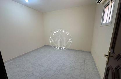 Penthouse - 2 Bedrooms - 1 Bathroom for rent in Ain Khaled - Doha