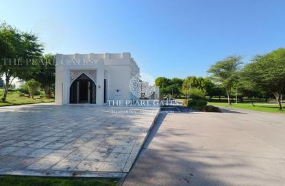 Shop - Studio - 2 Bathrooms for rent in Corniche Road - Corniche Road - Doha