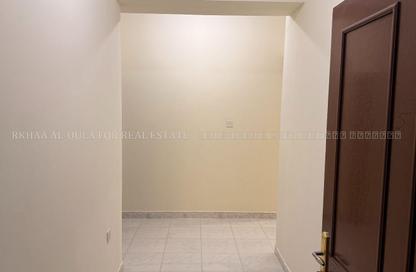 Apartment - 2 - 1 for rent in Umm Ghwailina Comm - Umm Ghuwalina - Umm Ghuwailina - Doha