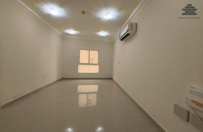 Apartment - 2 Bedrooms - 2 Bathrooms for rent in Al Mansoura - Al Mansoura - Doha