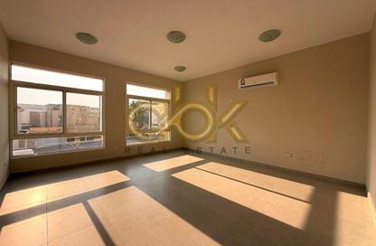 Villa - 7 - 6 for rent in Omar Bin Abdul Aziz Street - Madinat Khalifa - Doha
