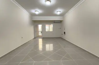 Apartment - 2 Bedrooms - 2 Bathrooms for rent in Tadmur Street - Old Airport Road - Doha