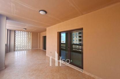 Apartment - 1 Bedroom - 2 Bathrooms for rent in West Porto Drive - Porto Arabia - The Pearl Island - Doha