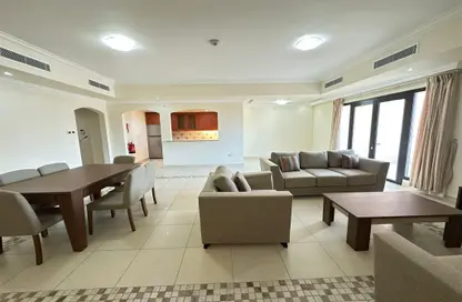 Apartment - 2 Bedrooms - 3 Bathrooms for rent in West Porto Drive - Porto Arabia - The Pearl Island - Doha