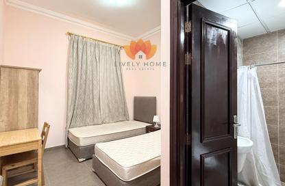 Villa - 7+ Bedrooms - 7+ Bathrooms for rent in Al Kheesa - Al Kheesa - Umm Salal Mohammed
