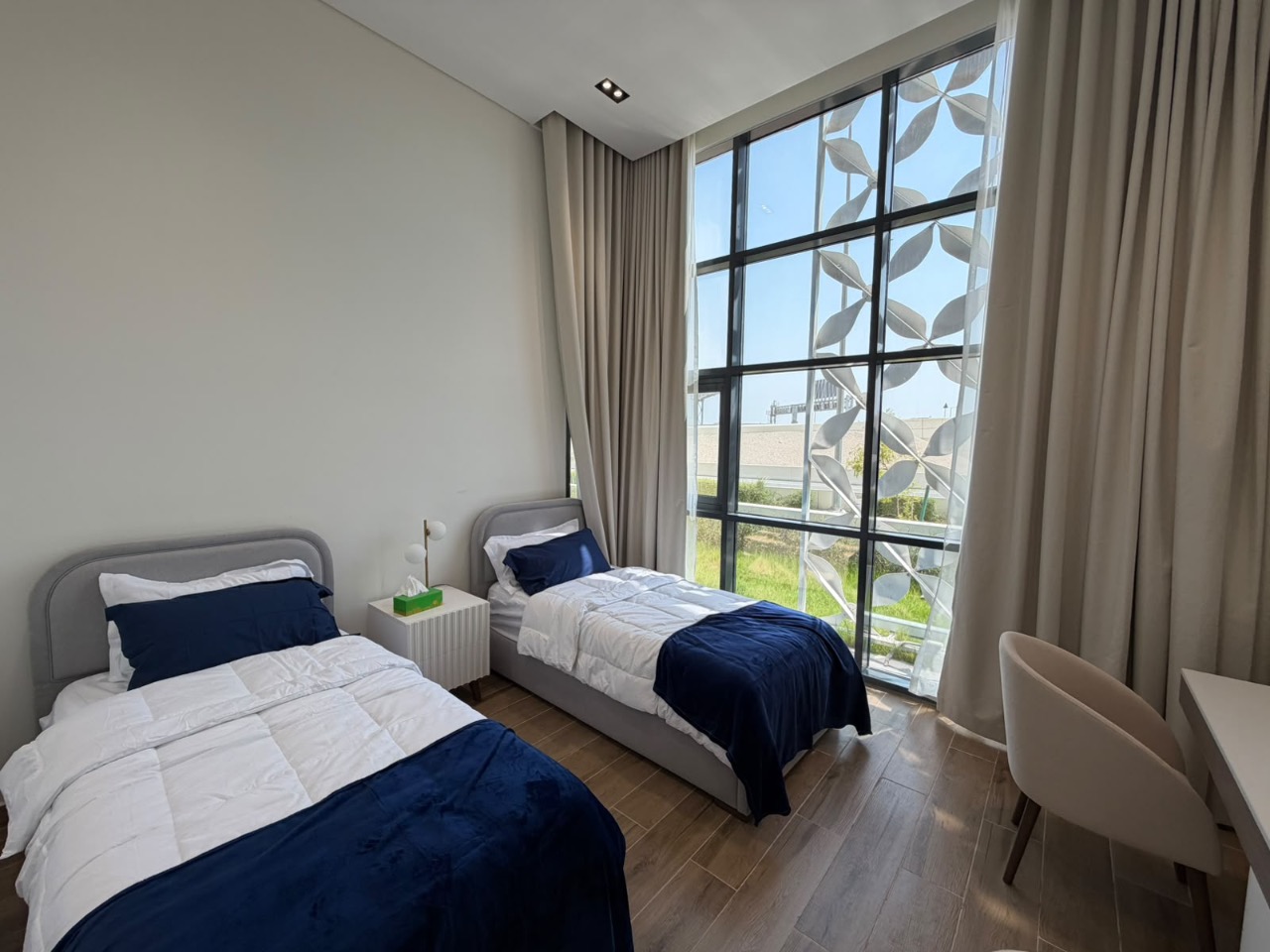 Well-equipped Apartment with Shared Pool and Gym thumbnail 10