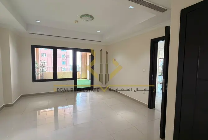 64420129 - Property Image 2