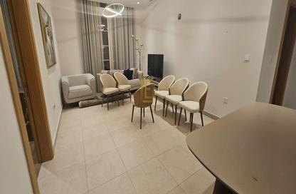 Apartment - 2 Bedrooms - 3 Bathrooms for rent in Floresta Gardens - Floresta Gardens - The Pearl Island - Doha