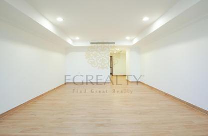 Apartment - 1 Bedroom - 2 Bathrooms for sale in West Porto Drive - Porto Arabia - The Pearl Island - Doha