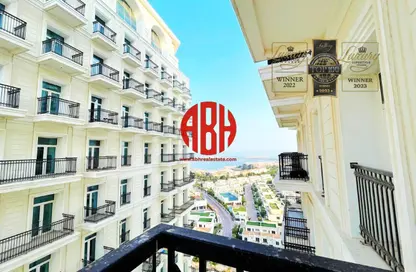 Apartment - 2 Bedrooms - 3 Bathrooms for rent in Floresta Gardens - Floresta Gardens - The Pearl Island - Doha