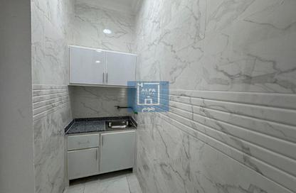 Apartment - Studio - 1 for rent in Bin Omran 35 - Fereej Bin Omran - Doha