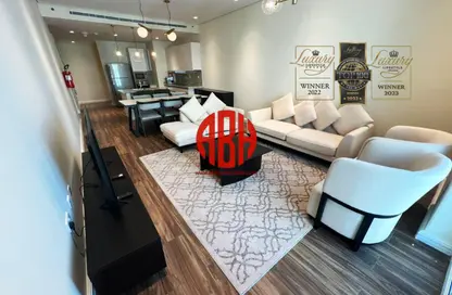 Apartment - 2 Bedrooms - 3 Bathrooms for rent in Floresta Gardens - Floresta Gardens - The Pearl Island - Doha