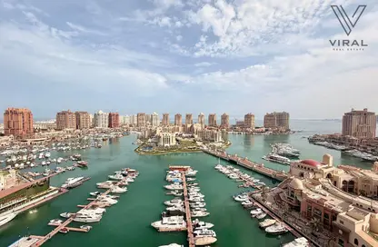 شقة - 3 غرف نوم - 4 حمامات للايجار في طريق بورتو الغربي - بورتو أرابيا - جزيرة اللؤلؤة - الدوحة