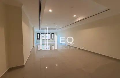 Apartment - 1 Bedroom - 2 Bathrooms for rent in East Porto Drive - Porto Arabia - The Pearl Island - Doha