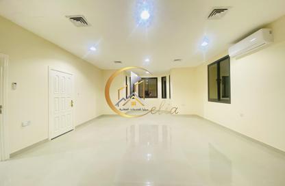 Compound - 3 Bedrooms - 6 Bathrooms for rent in Ramada Commercial Building - Al Rawabi Street - Al Muntazah - Doha