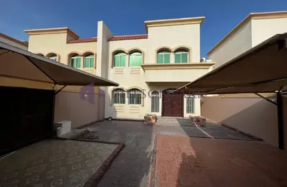Villa - 4 Bedrooms - 5 Bathrooms for rent in New Salata - Salata - Doha