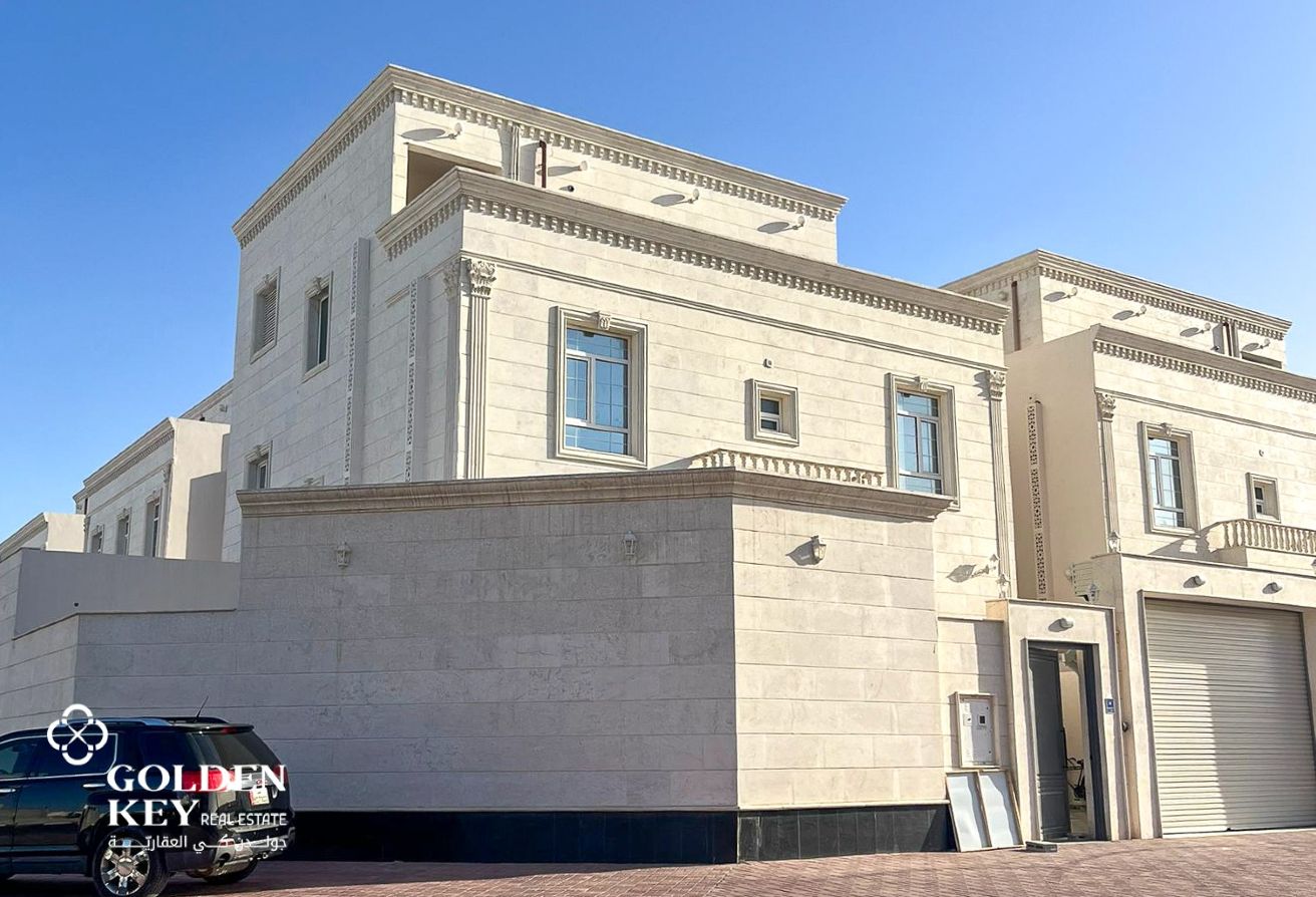 Grand Villa with 7 Master Bedroom | Umm Karen