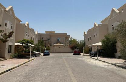 مجمع سكني - 4 غرف نوم - 4 حمامات للايجار في شارع الوعب - الوعب - الدوحة