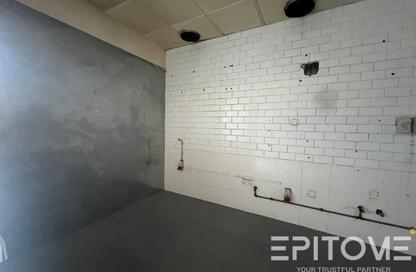 Shop - Studio - 1 Bathroom for rent in Bu Hamour Street - Abu Hamour - Doha