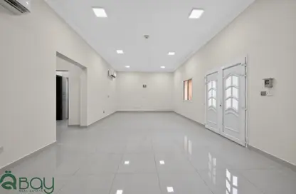 فيلا - 6 غرف نوم - 7 حمامات للبيع في أم العمد - أم العمد - الشمال