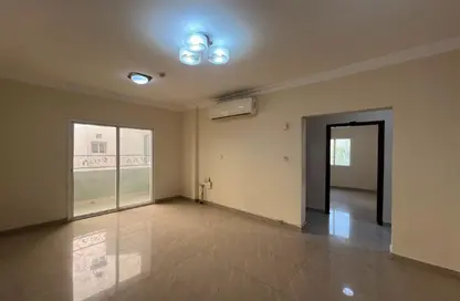 Apartment - 3 Bedrooms - 3 Bathrooms for rent in Bin Omran - Fereej Bin Omran - Doha