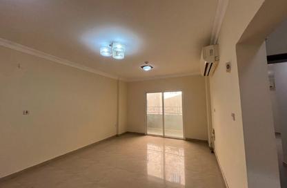 Apartment - 3 Bedrooms - 3 Bathrooms for rent in Bin Omran - Fereej Bin Omran - Doha