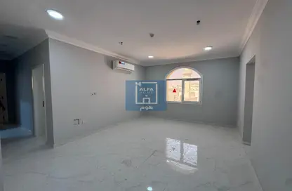 Apartment - 2 Bedrooms - 2 Bathrooms for rent in Bin Omran 35 - Fereej Bin Omran - Doha Apartment - 2 Bedrooms - 2 Bathrooms for rent in Bin Omran 35 - Fereej Bin Omran - Doha