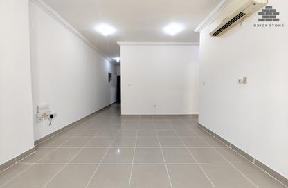 Apartment - 2 Bedrooms - 2 Bathrooms for rent in Anas Street - Fereej Bin Mahmoud North - Fereej Bin Mahmoud - Doha