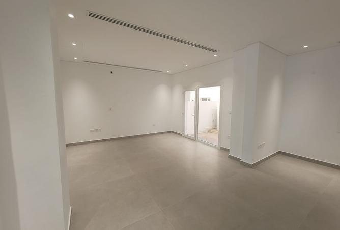 994300 - Property Image 3
