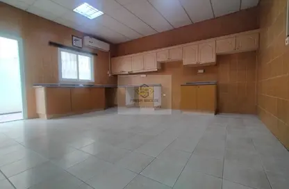 مجمع سكني - 4 غرف نوم - 3 حمامات للايجار في شقق مساكن المطار القديم - طريق المطار القديم - الدوحة