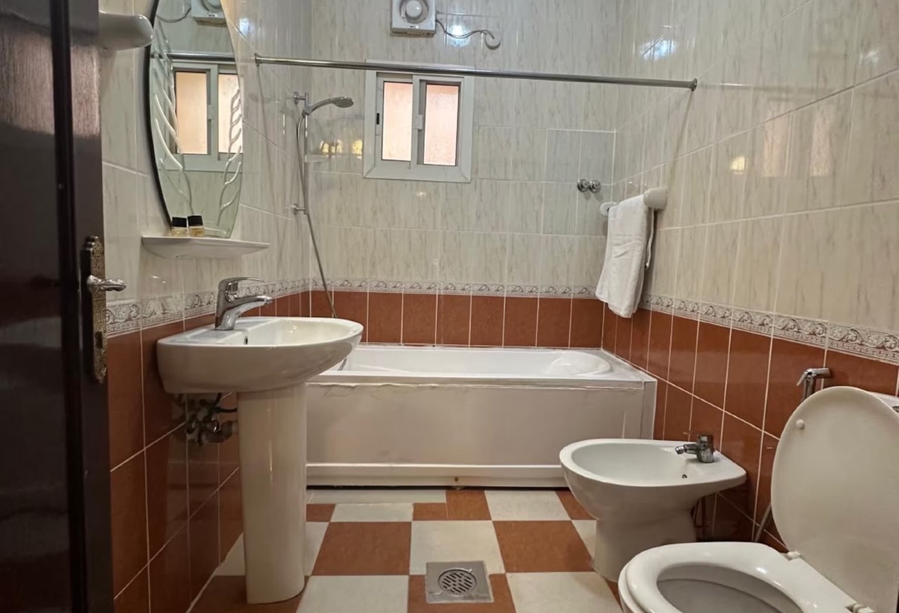 Spacious 6-Bedroom Standalone Villa for Rent thumbnail 9
