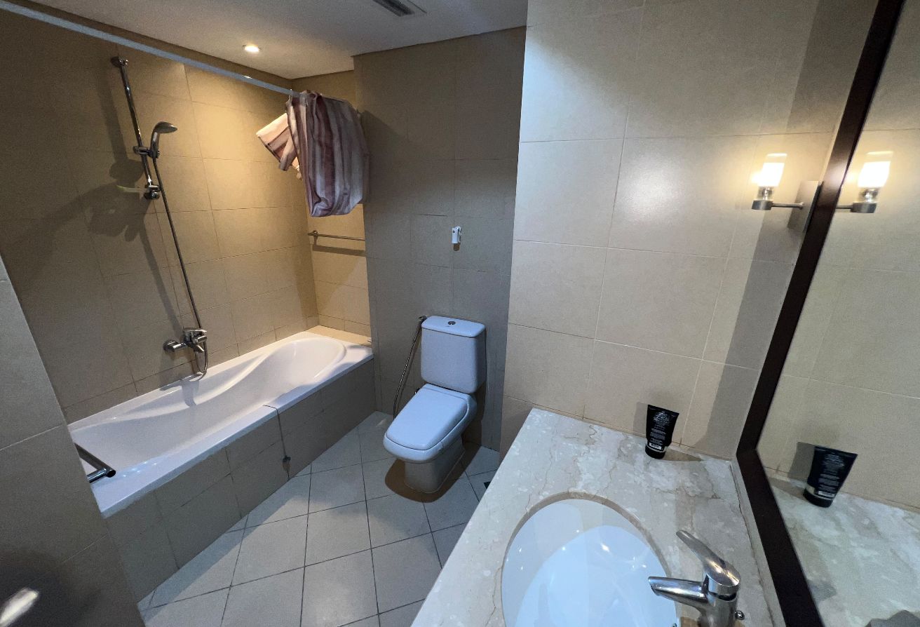 Semi furnish studio in just 5300 with qatar cool.. thumbnail 4