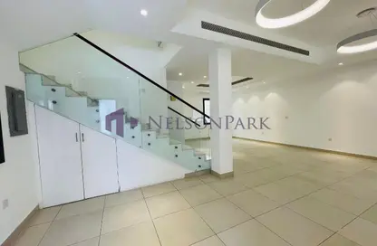 مجمع سكني - 3 غرف نوم - 3 حمامات للايجار في سوق الغرافة - الغرافة - الدوحة