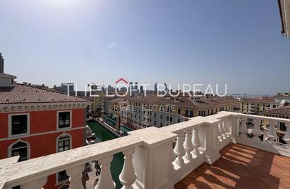 Apartment - 3 Bedrooms - 3 Bathrooms for rent in Carnaval - Qanat Quartier - The Pearl Island - Doha