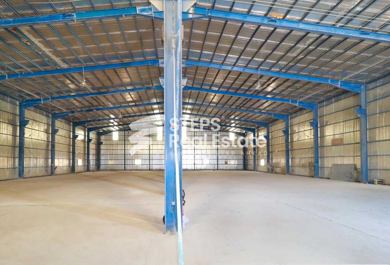 Steel Workshop with Rooms for Rent