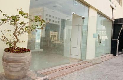 Shop - Studio - 1 Bathroom for rent in Fereej Bin Mahmoud - Doha