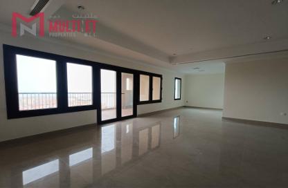Apartment - 2 Bedrooms - 3 Bathrooms for rent in East Porto Drive - Porto Arabia - The Pearl Island - Doha