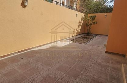 مجمع سكني - 4 غرف نوم - 6 حمامات للايجار في حدائق الفردان - ابو سدرة - الريان - الدوحة